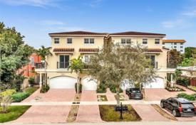 3 odalılar şehir içinde müstakil ev 336 m² Fort Lauderdale'de, Amerika Birleşik Devletleri. $1,375,000