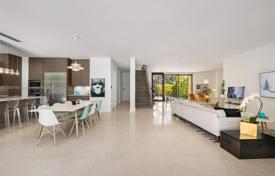 5 odalılar şehir içinde müstakil ev 455 m² Miami'de, Amerika Birleşik Devletleri. $5,600,000