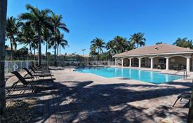 Şehir içinde müstakil ev – Miramar (USA), Florida, Amerika Birleşik Devletleri. $415,000