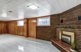 3 odalılar şehir içinde müstakil ev Etobicoke'de, Kanada. C$1,559,000