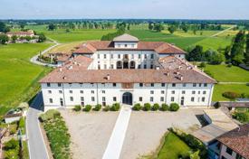60 odalılar villa Lodi'de, İtalya. 8,000,000 €