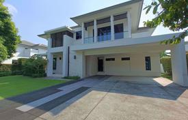 4 odalılar yazlık ev Nonthaburi'de, Tayland. $1,484,000