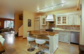 4 odalılar konak Old Toronto'da, Kanada. C$2,347,000
