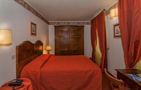 55 odalılar villa Massa'da, İtalya. 9,500,000 €