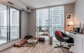 4 odalılar daire Yonge Street'da, Kanada. C$776,000