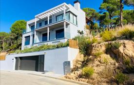 Villa – Lloret de Mar, Katalonya, İspanya. 770,000 €