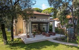 12 odalılar köşk 314 m² Camaiore'de, İtalya. 1,850,000 €
