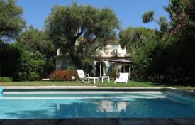 Villa – Juan-les-Pins, Antibes, Cote d'Azur (Fransız Rivierası),  Fransa. Price on request