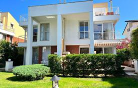 4 odalılar villa 200 m² Kemer'de, Türkiye. $596,000