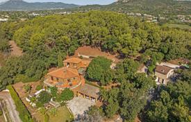 11 odalılar villa Hyères'da, Fransa. 1,750,000 €