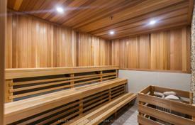 5 odalılar daire North York'da, Kanada. C$827,000