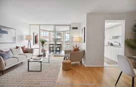 6 odalılar daire North York'da, Kanada. C$925,000