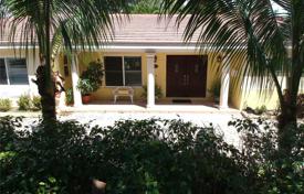 Yazlık ev – Coral Gables, Florida, Amerika Birleşik Devletleri. $980,000