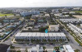 4 odalılar şehir içinde müstakil ev 143 m² Miami'de, Amerika Birleşik Devletleri. $430,000
