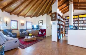 6 odalılar villa Cuneo'da, İtalya. 1,600,000 €
