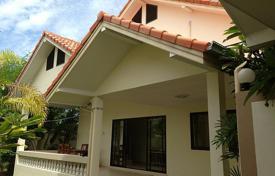 6 odalılar şehir içinde müstakil ev 240 m² Jomtien'da, Tayland. $3,500 haftalık