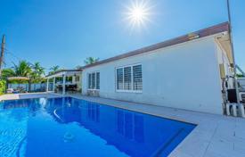 4 odalılar şehir içinde müstakil ev 239 m² Cutler Bay'da, Amerika Birleşik Devletleri. $765,000