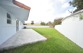 5 odalılar şehir içinde müstakil ev 193 m² Miami'de, Amerika Birleşik Devletleri. $750,000