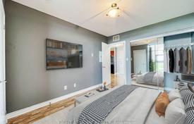 4 odalılar daire North York'da, Kanada. C$710,000