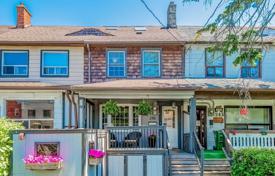 3 odalılar konak Etobicoke'de, Kanada. C$1,360,000