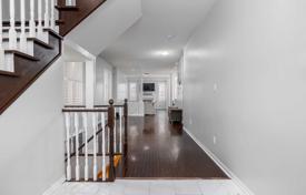 4 odalılar şehir içinde müstakil ev North York'da, Kanada. C$1,507,000