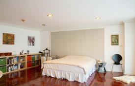 3 odalılar kondominyumda daireler Khlong Toei'de, Tayland. $3,700 haftalık
