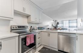 7 odalılar daire North York'da, Kanada. C$785,000