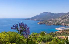 8 odalılar villa Théoule-sur-Mer'de, Fransa. 2,990,000 €