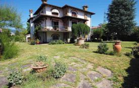 Villa 448 m² Pistoia'da, İtalya. 750,000 €