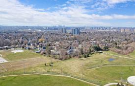 5 odalılar daire North York'da, Kanada. C$710,000