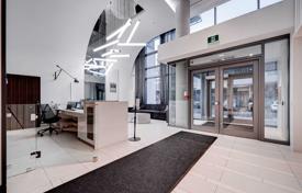 6 odalılar daire North York'da, Kanada. C$866,000