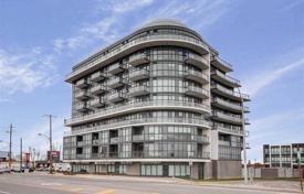 6 odalılar daire North York'da, Kanada. C$920,000
