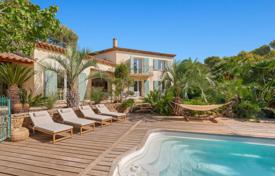 8 odalılar villa La Londe-les-Maures'da, Fransa. 2,000,000 €