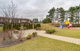 3 odalılar daire Etobicoke'de, Kanada. C$932,000