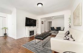 4 odalılar şehir içinde müstakil ev Etobicoke'de, Kanada. C$1,847,000