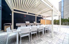 2 odalılar daire Roehampton Avenue'de, Kanada. C$1,270,000