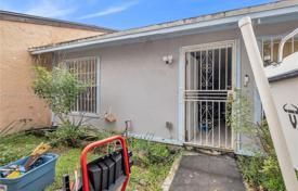 2 odalılar şehir içinde müstakil ev 95 m² Miami Gardens'da, Amerika Birleşik Devletleri. $275,000