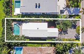 Şehir içinde müstakil ev – Golden Beach, Florida, Amerika Birleşik Devletleri. $3,500,000