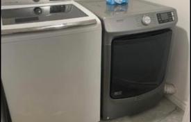 10 odalılar şehir içinde müstakil ev Scarborough'da, Kanada. C$1,276,000