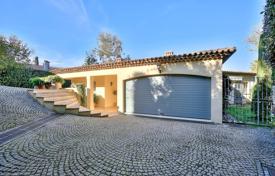 Villa – Mougins, Cote d'Azur (Fransız Rivierası), Fransa. 2,900,000 €
