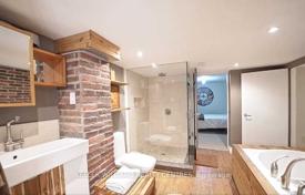 9 odalılar şehir içinde müstakil ev Etobicoke'de, Kanada. C$2,401,000