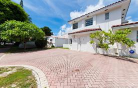 Yazlık ev – Miami sahili, Florida, Amerika Birleşik Devletleri. 1,386,000 €