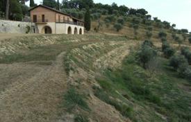 Arsa Cetona'da, İtalya. 1,900,000 €