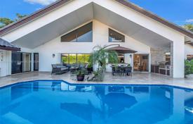 4 odalılar şehir içinde müstakil ev 399 m² Boca Raton'da, Amerika Birleşik Devletleri. $1,928,000