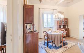 4 odalılar villa 350 m² Lucca'da, İtalya. 1,250,000 €
