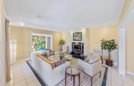Şehir içinde müstakil ev – Coral Gables, Florida, Amerika Birleşik Devletleri. $2,300,000