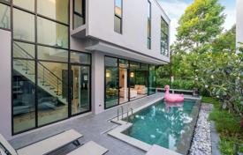 3 odalılar villa 350 m² Si Sunthon'da, Tayland. $456,000