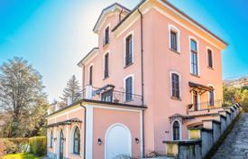 Villa – Stresa, Piedmont, İtalya. 950,000 €