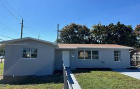 3 odalılar şehir içinde müstakil ev 163 m² North Miami Beach'da, Amerika Birleşik Devletleri. $650,000