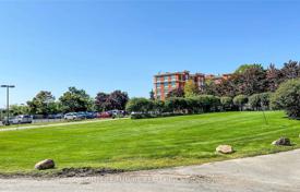 7 odalılar daire Scarborough'da, Kanada. C$876,000